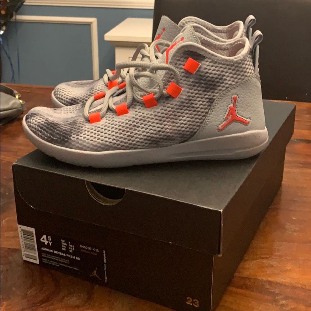 NEW IN BOX Nike Air Jordan Reveal Prem BG